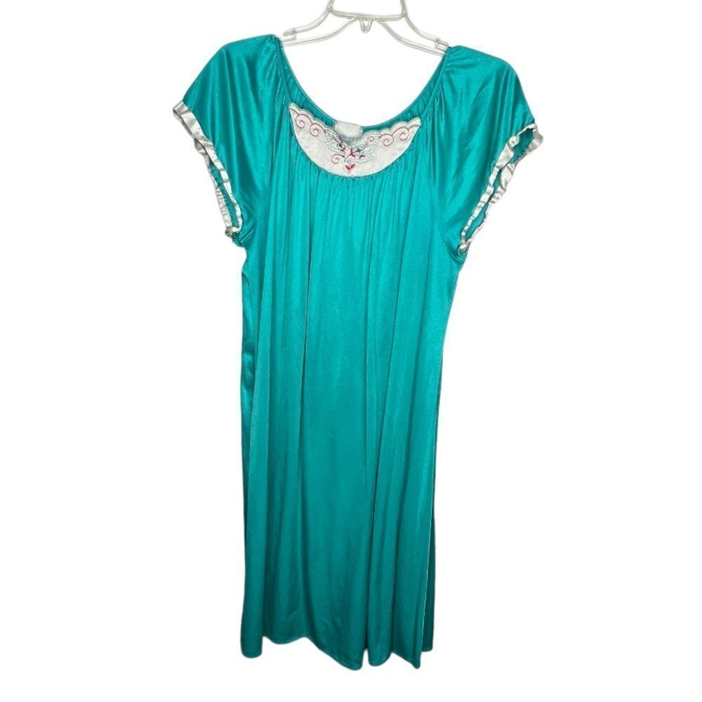 Vintage Quiet Moments Night Gown